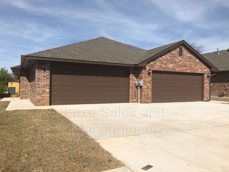 Foto principal - 345 Chalk Hill Ct