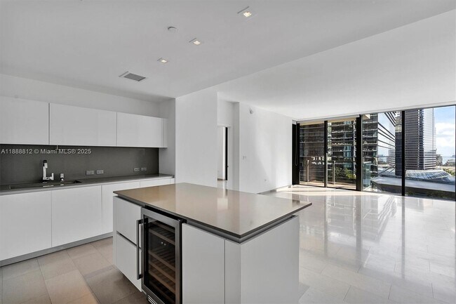 Foto del edificio - 88 SW 7th St