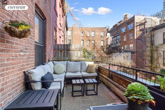 Foto del edificio - 161 Columbia Heights