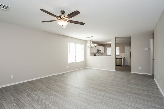 Building Photo - 9246 N 86th Ave