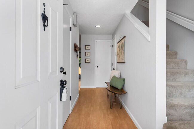 Building Photo - 545 S Florida St