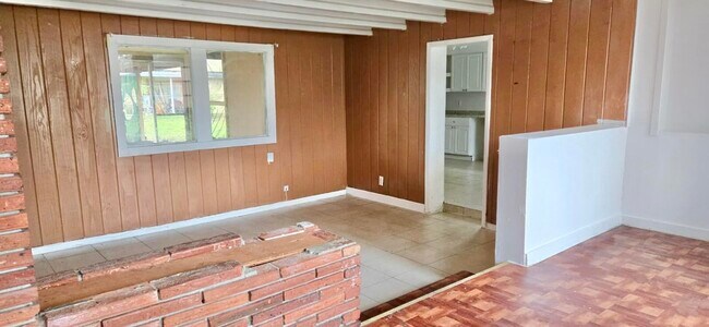 Foto del edificio - 2325 Johnson St