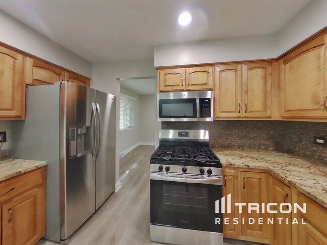 Foto del edificio - 869 Oakwood Dr