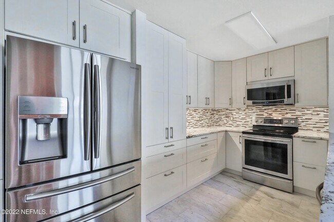 Foto del edificio - 8550 Touchton Rd