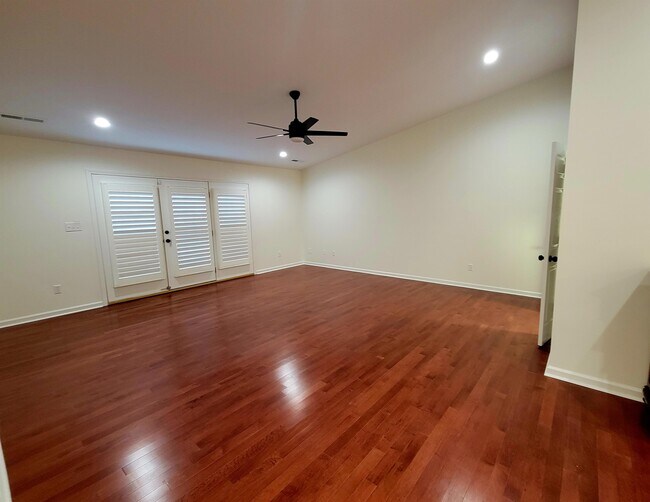 Foto del edificio - 406 Country Club Ln