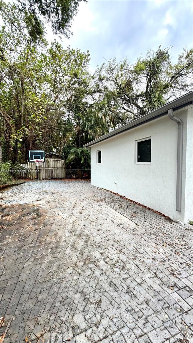 Building Photo - 7537 NW 3rd Ave