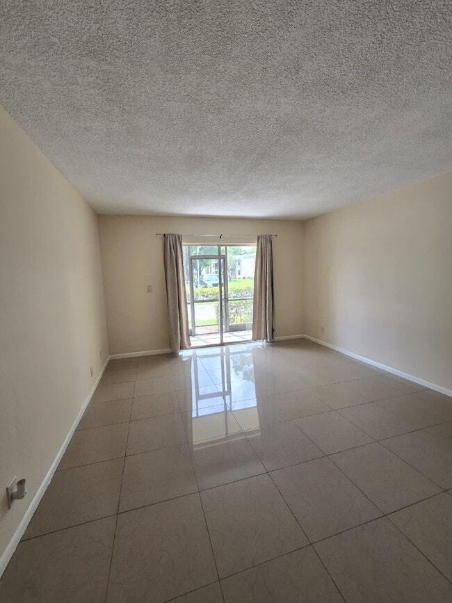 Foto del edificio - 4133 NW 88th Ave
