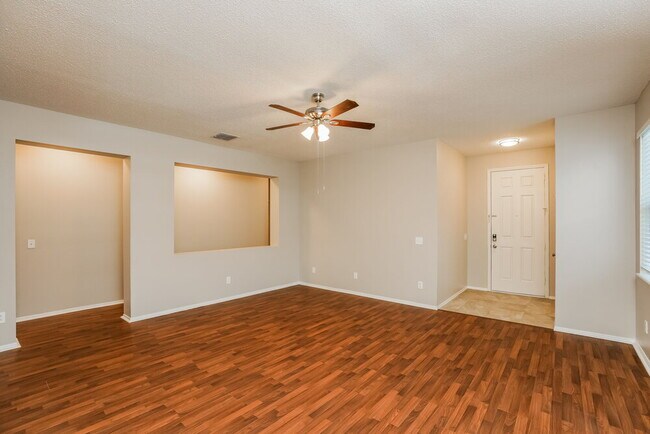 Building Photo - 3210 Ogden Dr