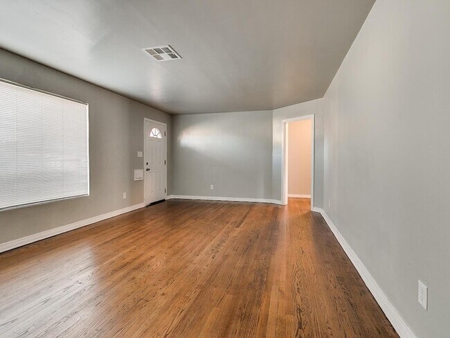 Foto del edificio - 1309 N Villa Ave