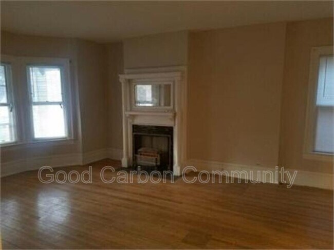 Building Photo - 77 Richmond Ave