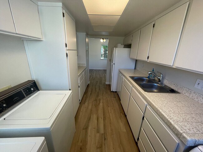 Foto del edificio - Cute 3 Bedroom Townhome close to UNR