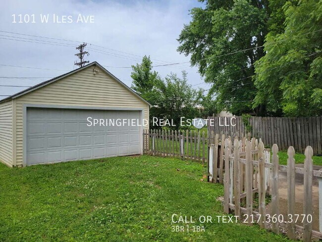 Building Photo - 1101 W Iles Ave