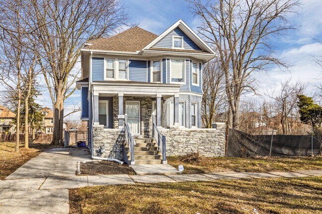 Building Photo - 275 Woodland St