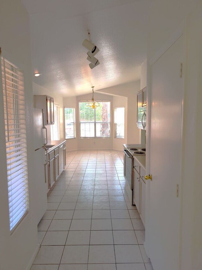 Building Photo - COMING SOON IN CLEMENTE RANCH!!