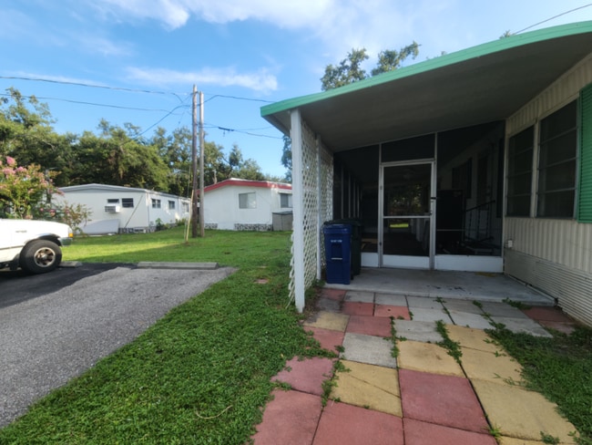 Foto del edificio - 2320 Bee Ridge Rd