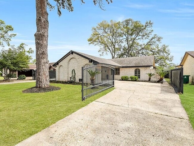 Building Photo - 7522 Deep Forest Dr