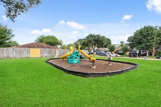 Building Photo - 5218 Beaverbrook Dr