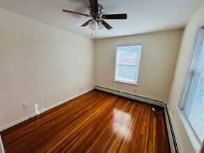 Building Photo - 27 1st St