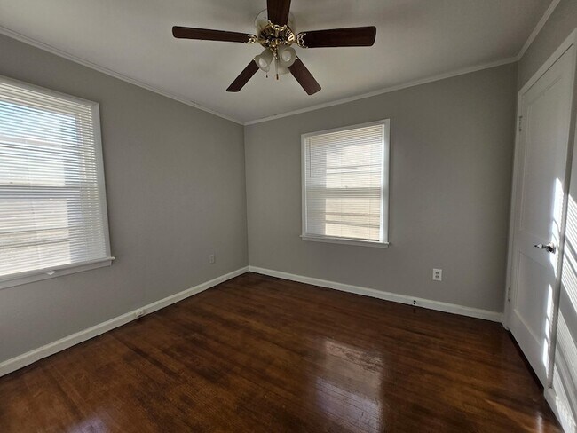 Foto del edificio - 964 Elizabeth Ln