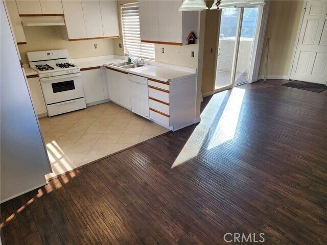 Foto del edificio - 14947 Gagely Dr