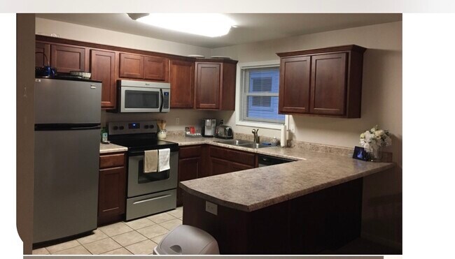 Foto del edificio - 1104 N Elm St