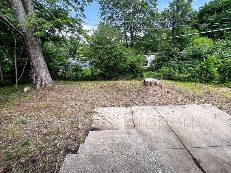 Building Photo - 11347 Sycamore Terrace