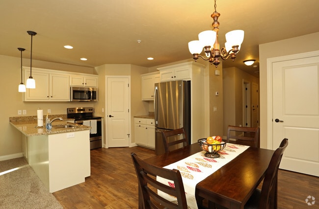 Eating area - Green Meadows Townhomes
