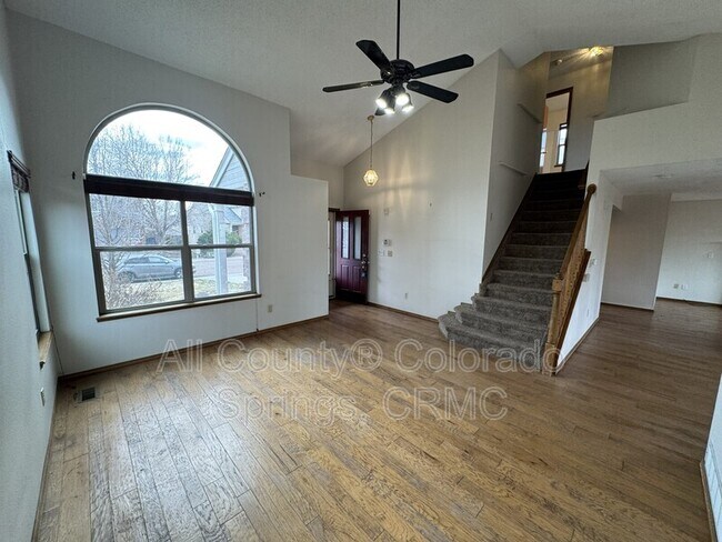 Foto del edificio - 1378 Grass Valley Dr