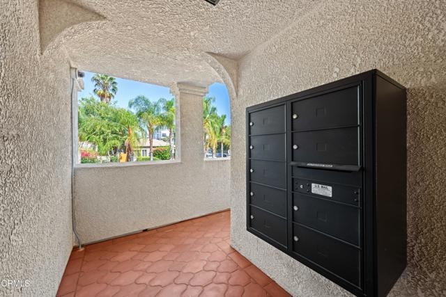 Foto del edificio - 10700 Bloomfield St