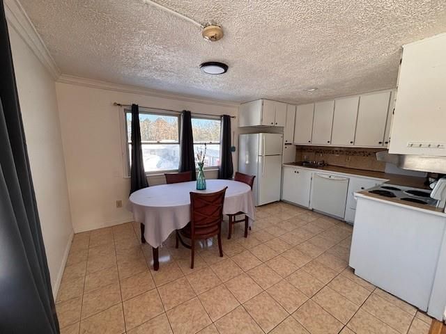 Building Photo - 110 Post Rd