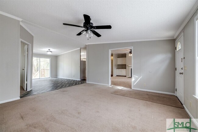 Foto del edificio - 423 Little McCall Rd