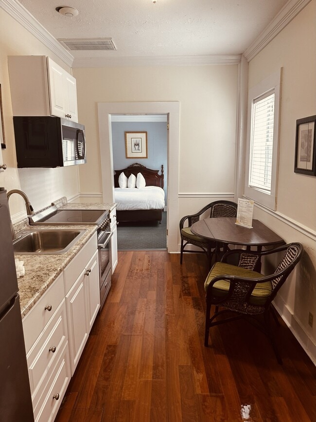 Building Photo - 80 6th St