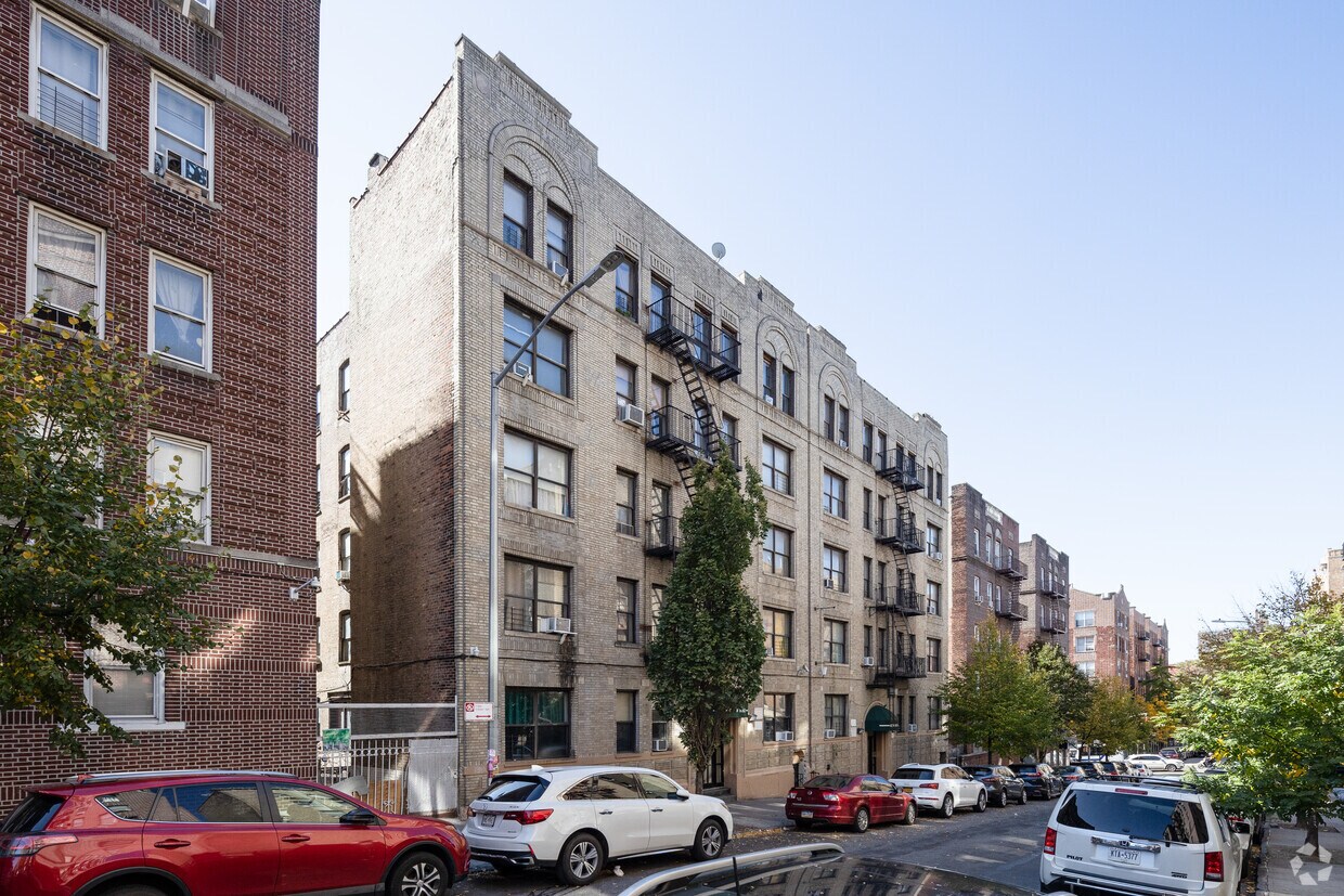 Primary Photo - 608-612 W 189th St