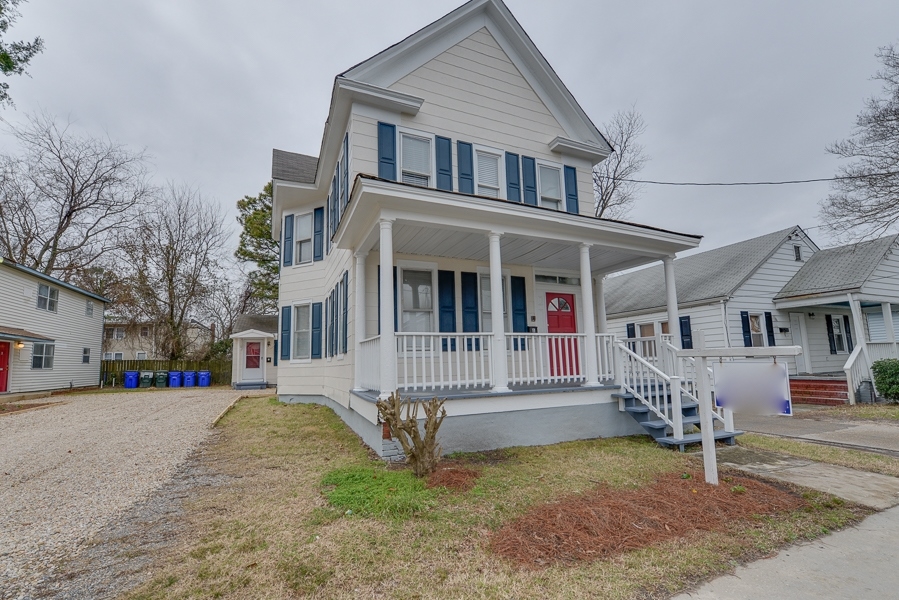 Primary Photo - Olinger Apartments