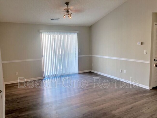 Foto del edificio - 3735 Block House Way