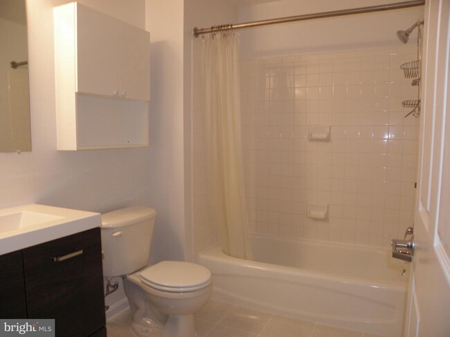 Building Photo - 1308 Clifton St NW