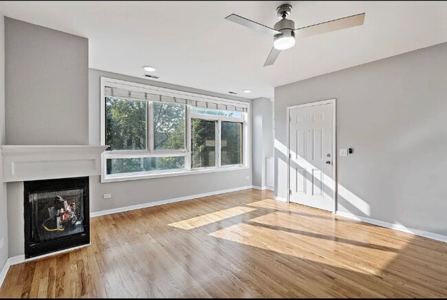 Building Photo - 6617 S Ingleside Ave