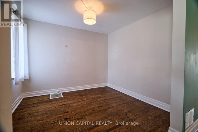 Building Photo - 269 Haig St