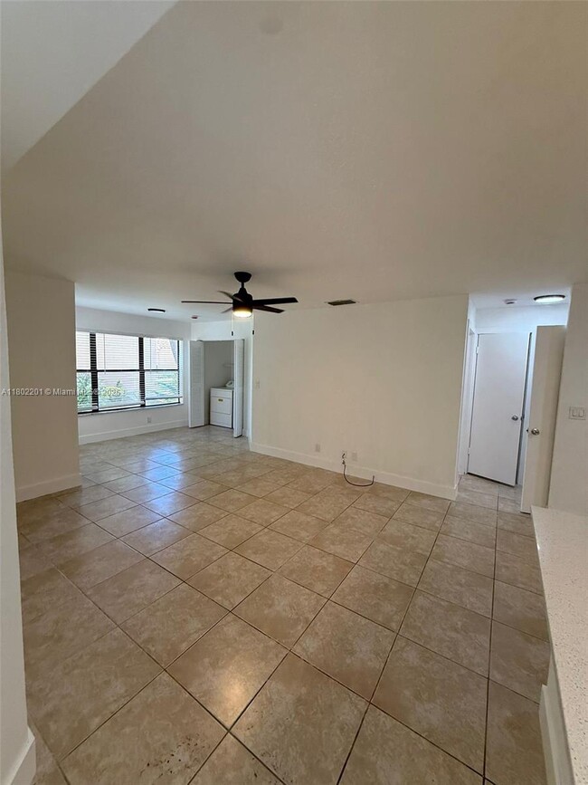 Building Photo - 2846 S University Dr