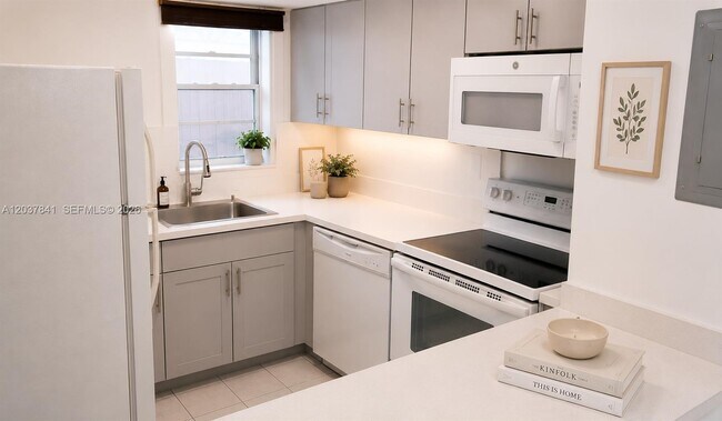 Foto del edificio - 820 NW 87th Ave