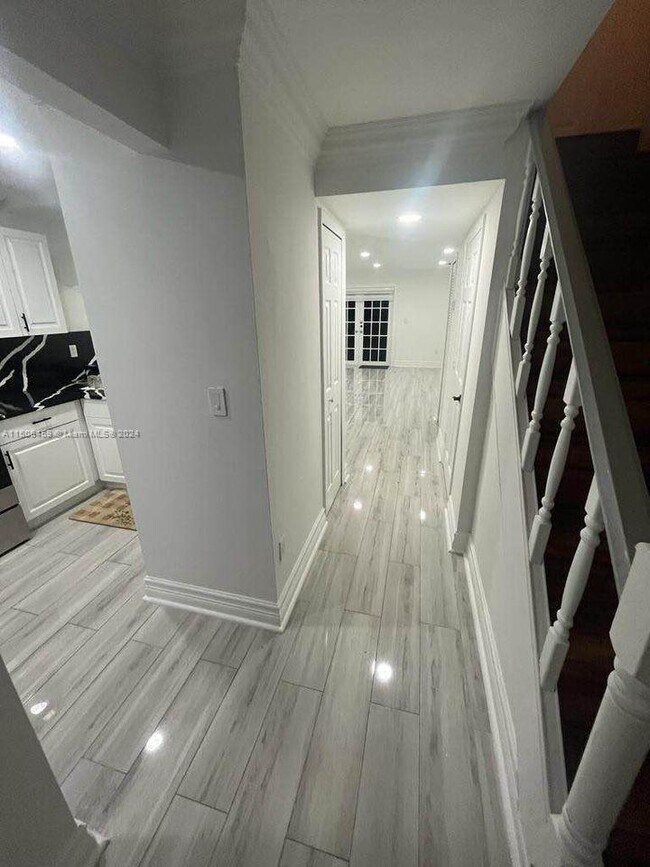 Foto del edificio - 8454 NW 8th St