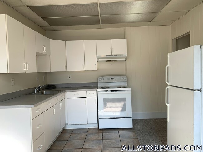 Building Photo - 439 Cambridge St