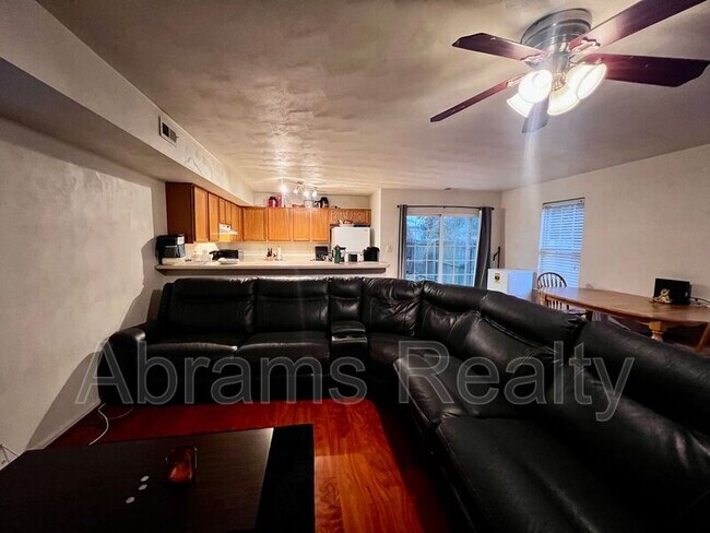 Building Photo - 1510 W 41st St