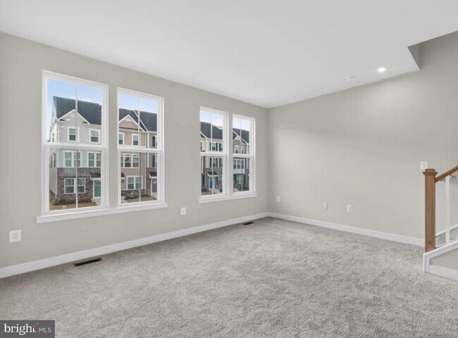 Foto del edificio - 4945 DUNHAVEN Dr