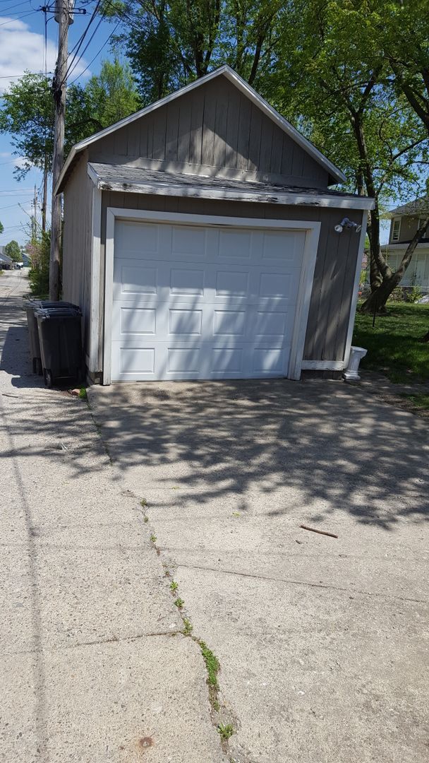 Building Photo - Great 2 bedroom home