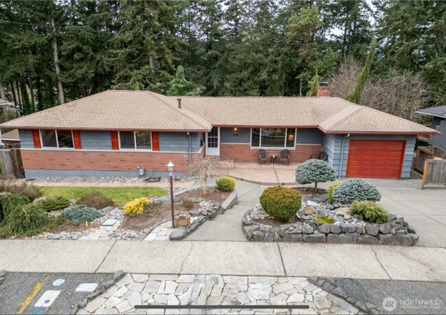 Building Photo - 3 bedrooms For Rent