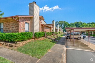 Building Photo - Dogwood Village Apartments
