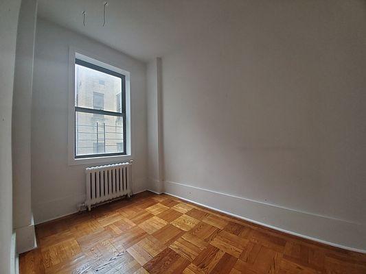 Foto del edificio - 2 bedroom in Bronx NY 10467