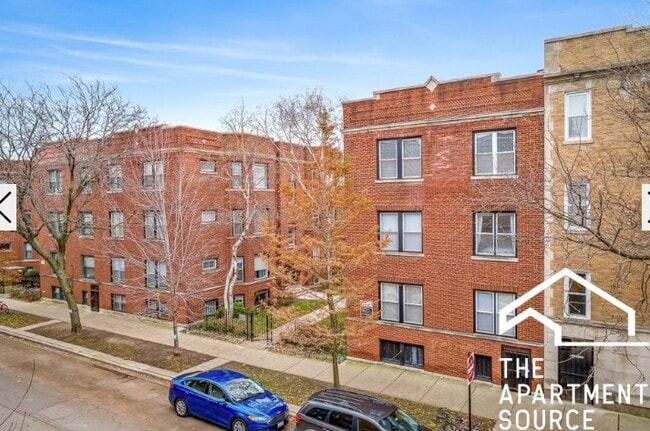 Building Photo - 851 W Cornelia Ave