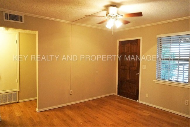 Foto del edificio - 6101 N Brookline Ave